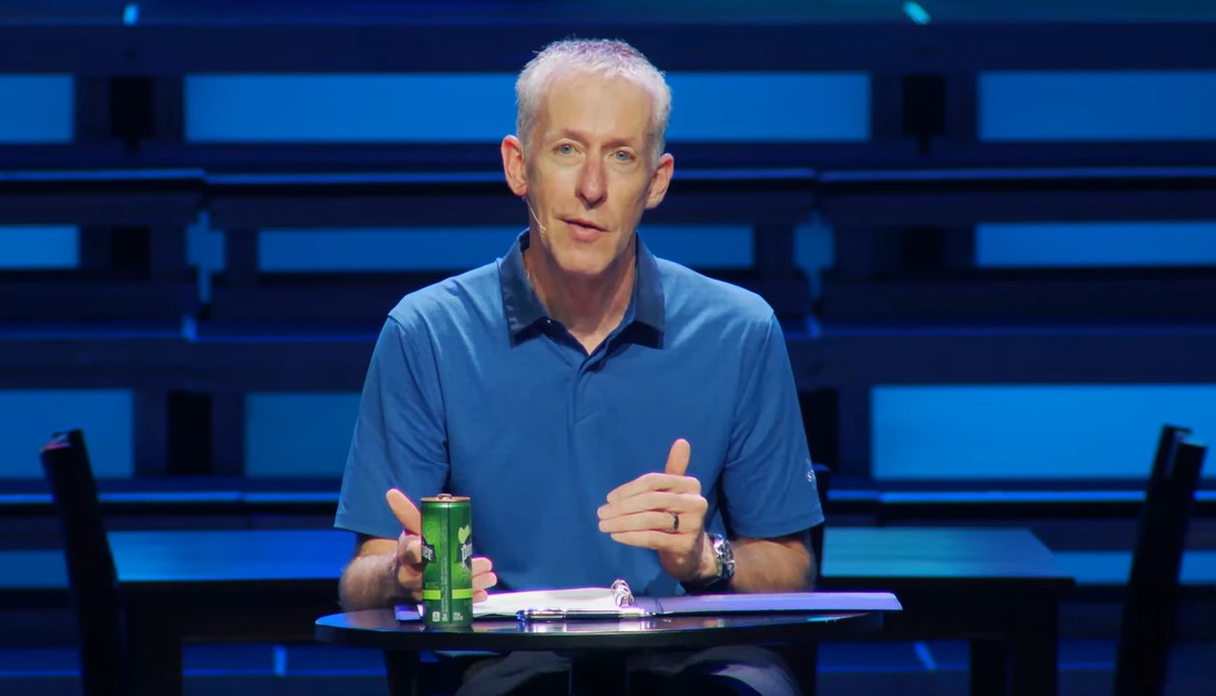 Le prêtre exécutif des Assemblées de Dieu, le pasteur Rod Loy, se retire suite à des allégations d'abus sexuels