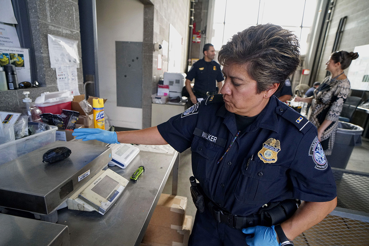 « Nous avons empoisonné notre communauté » : 4 réactions à la DEA autorisant la distribution de pilules de fentanyl dans la rue