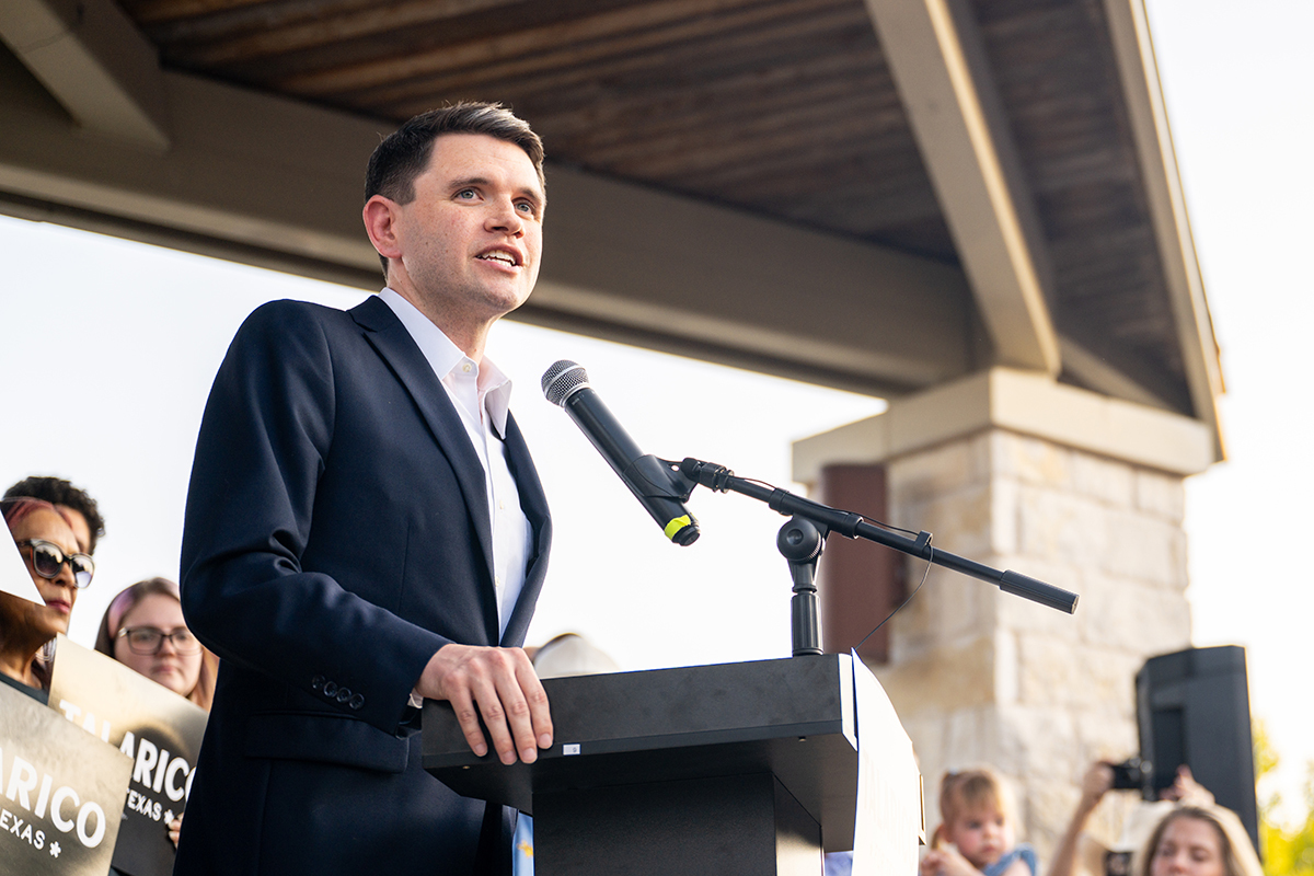 Les Démocrates du Texas scandent « Nous allons tous en enfer » pour soutenir James Talarico