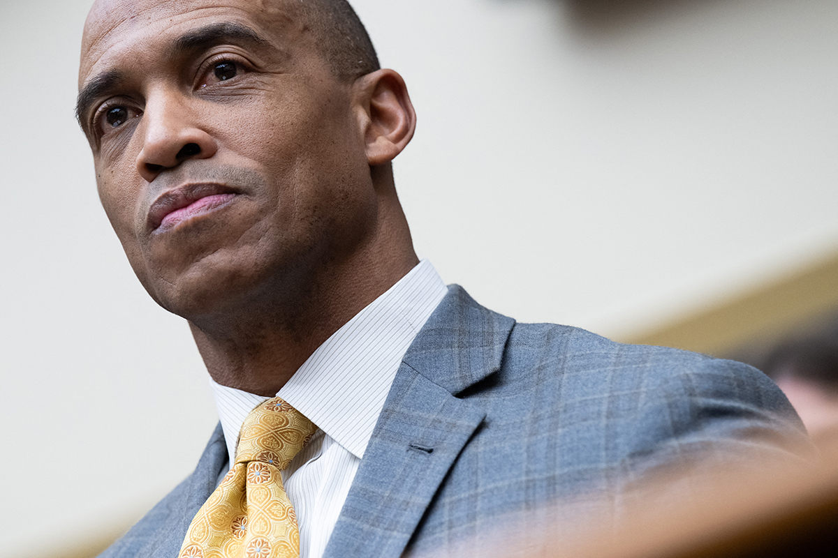 HUD Sec. Scott Turner vante le programme religieux de Trump et accuse Biden de marginaliser les chrétiens