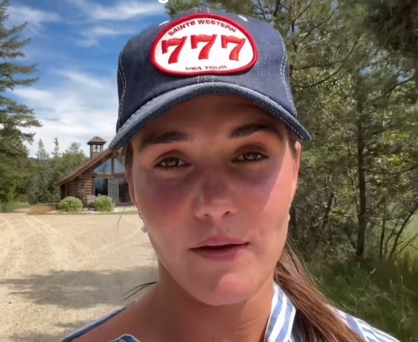 La chanteuse chrétienne Franni Cash déclare aux sceptiques des religions organisées : « Dieu peut vous trouver n'importe où »