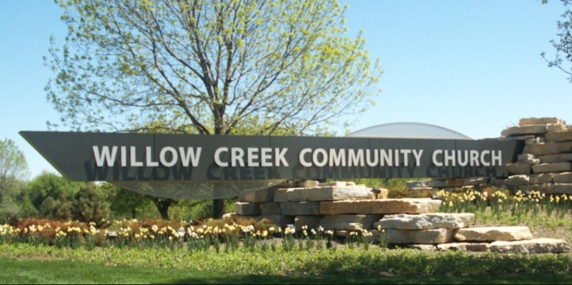 Un homme arrêté pour menaces contre l'église communautaire de Willow Creek et d'autres entités