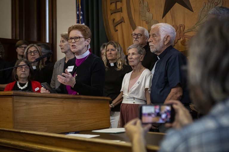 « Ce n&rsquo;est pas une initiative de maintien de la paix, c&rsquo;est une campagne terroriste » : les chefs religieux du Texas condamnent les décès de l&rsquo;ICE