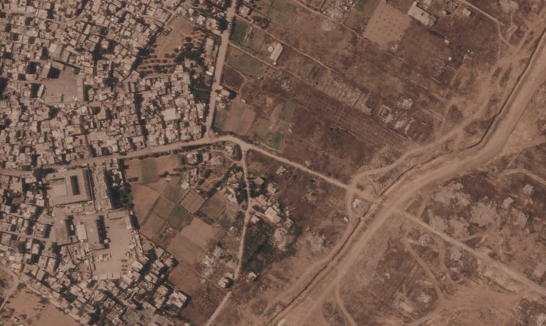 Israël construit une barrière de terre longue de plusieurs kilomètres à l&rsquo;intérieur de Gaza, renforçant ainsi sa division