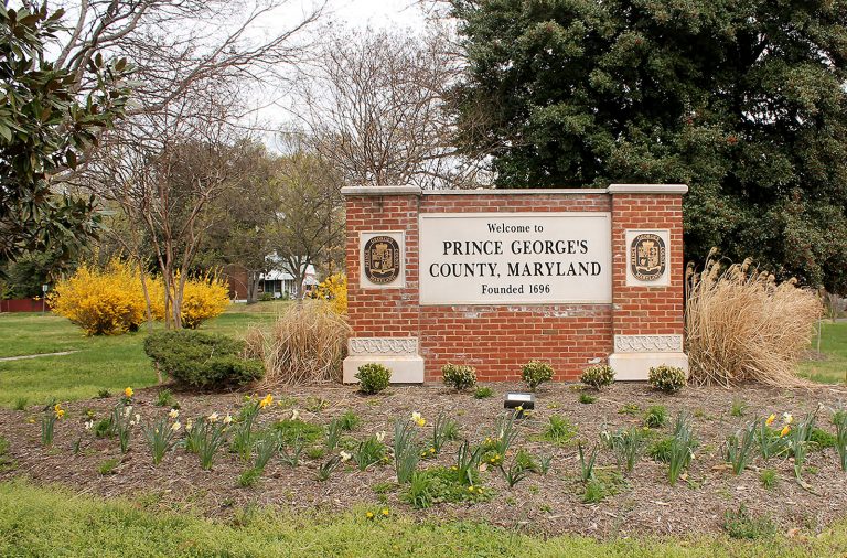 Les résidents du Maryland ont reçu un texte pro-centre de données lié à un site Web « interconfessionnel ». Qui est derrière tout ça ?