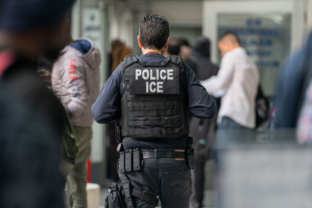 Un migrant afghan décédé alors qu'il était détenu par l'ICE avait de la méthamphétamine dans son système : rapport d'autopsie