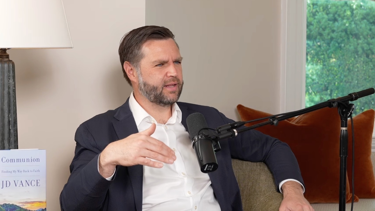 JD Vance prétend ressentir les « ténèbres » spirituelles de la part des dirigeants mondiaux et répond au message de Trump sur AI Jesus