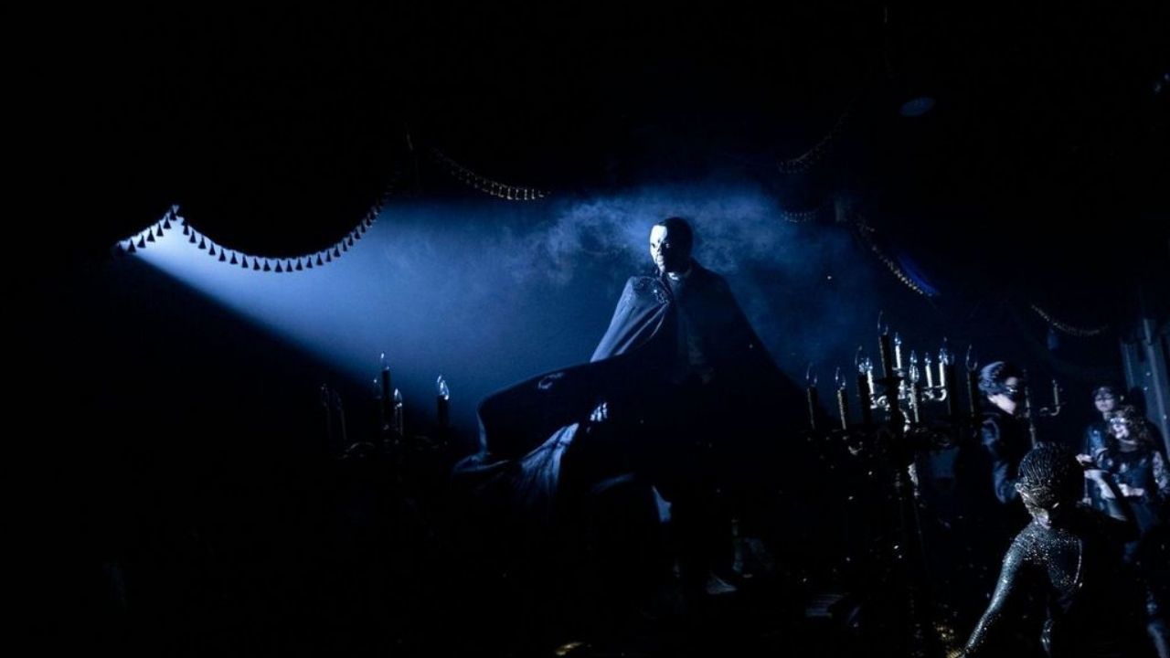 La production de "Le Fantôme de l'Opéra" "Mascarade" a "un message intrinsèquement semblable à celui du Christ", dit l'actrice