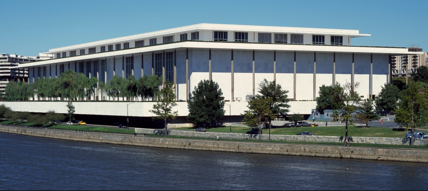 Bilan de la semaine de Trump : fermeture du Kennedy Center ; rencontre avec les dirigeants de l'Église arménienne
