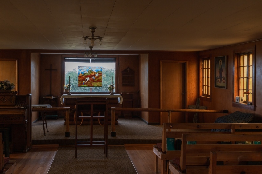 L'intérieur de l'église épiscopale Oregon Trail Memorial à Eden, Wyoming.