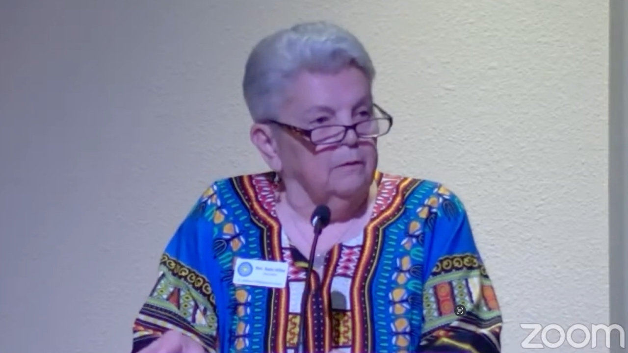 Une ministre lesbienne non binaire de l'église PCUSA de Talarico nie l'Évangile et condamne Dieu comme étant « vengeur »