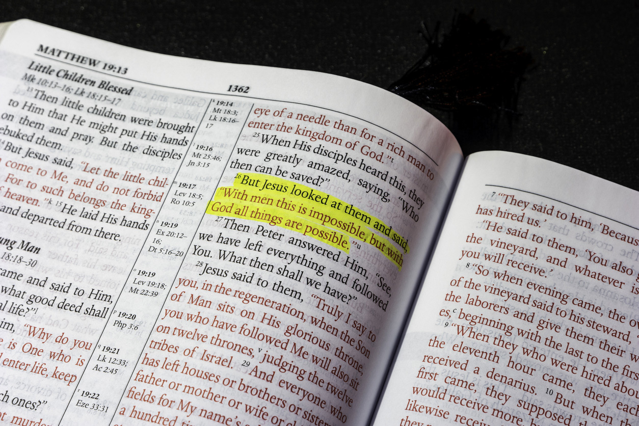 La moitié des jeunes fidèles déclarent que le changement culturel rend certaines vérités bibliques « obsolètes »