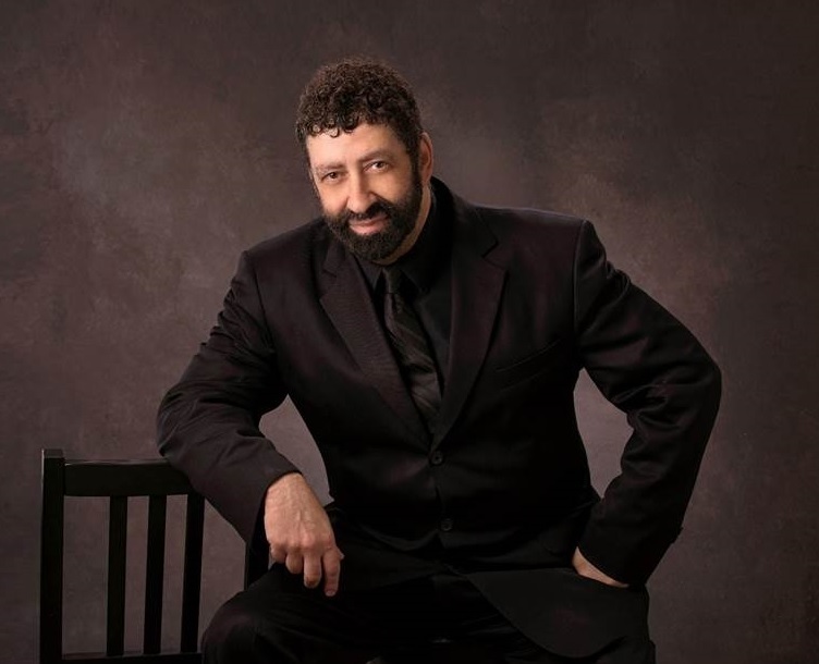Jonathan Cahn dit que les événements qui ont conduit à l'incident de « l'homme au ruban adhésif » reflètent le dernier livre