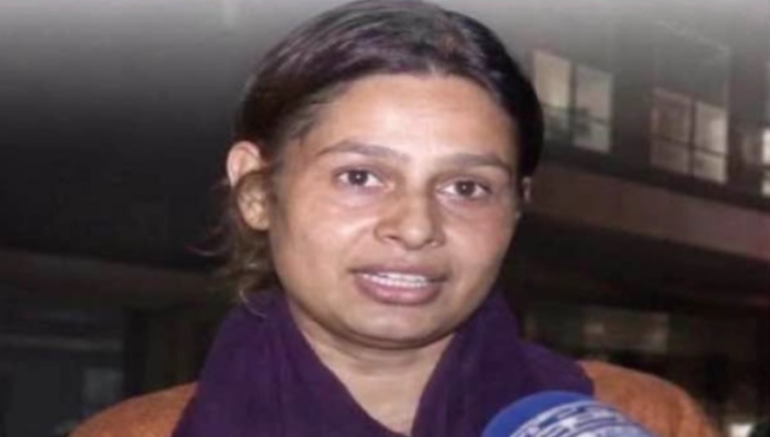 Razia Noreen, une infirmière chrétienne à l'Institut pakistanais des sciences médicales à Islamabad, est félicitée pour son courage et son acte altruiste en sauvant un nourrisson lorsqu'un incendie dévastateur s'est déclaré à l'hôpital, tuant 14 nourrissons.