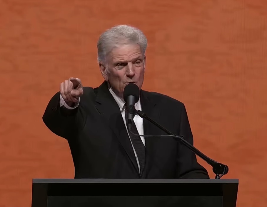 Franklin Graham prêche à Manchester avec un avertissement de Sodome : « Détournez votre vie du péché »