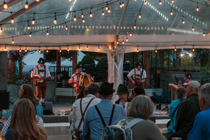 La soirée d'ouverture de l'Oktoberfest à Leavenworth, Washington, le 2 octobre 2026. 