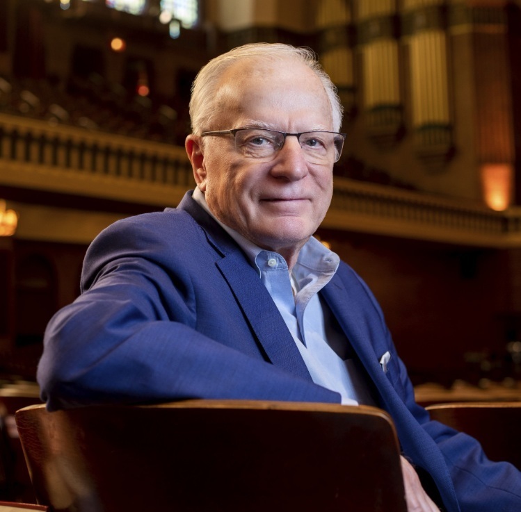Erwin Lutzer oppose les « évangiles » concurrents de Karl Marx et de Dwight Moody dans un nouveau livre